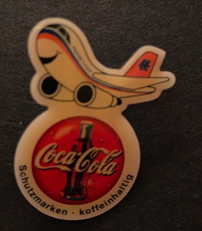 4859-1 € 3,00 coca cola pin afb. vliegtuig.jpeg